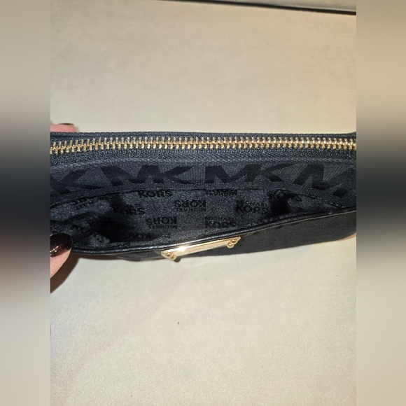 Michael Kors Cosmetic Bag/ Pouch - Picture 9 of 16
